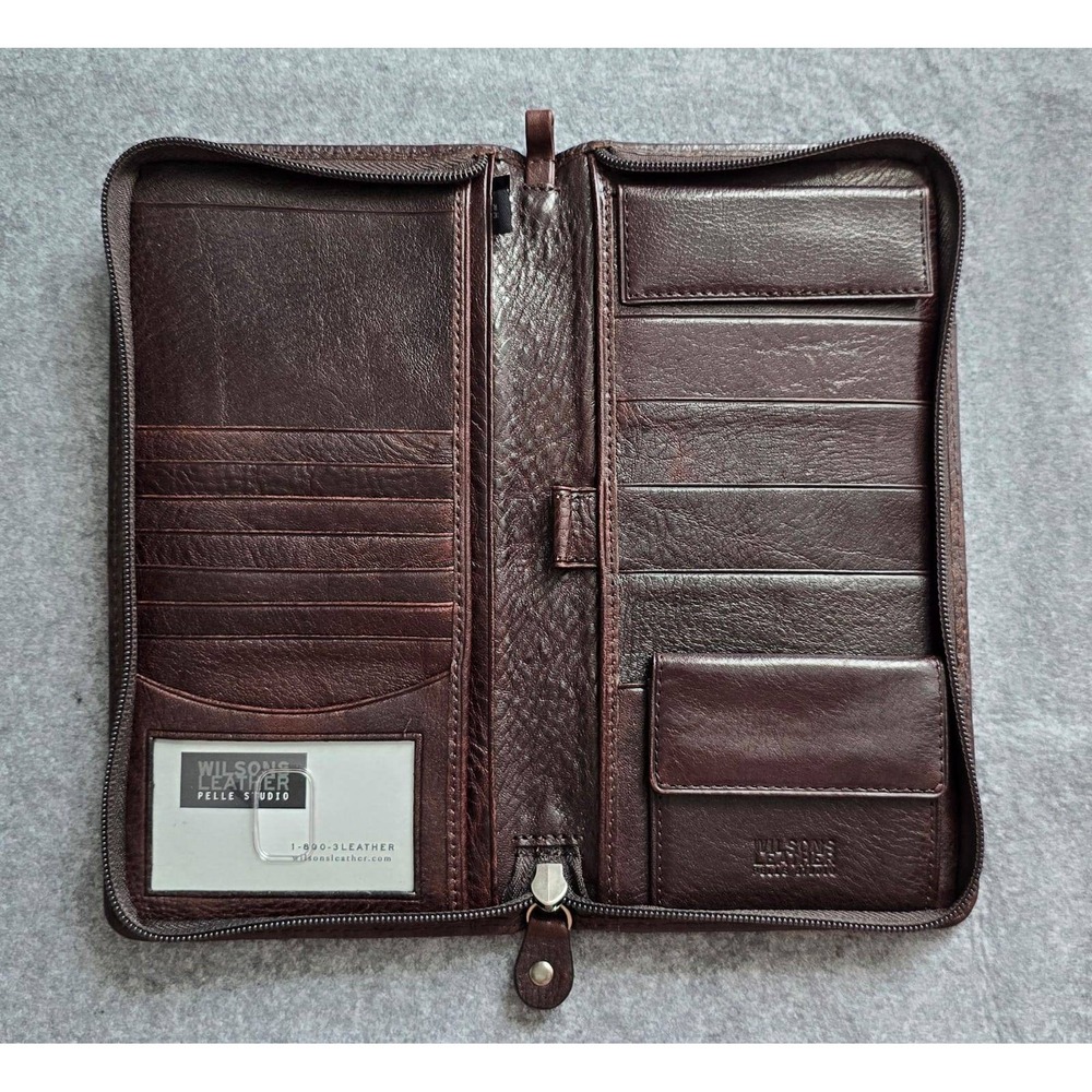 NWOT Wilsons Leather Pelle Studio brown leather zip-around travel organizer